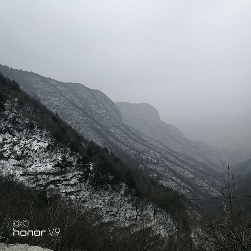 河南眾光生態(tài)新材料有限公司開工前先去登登山，而且還是雪山